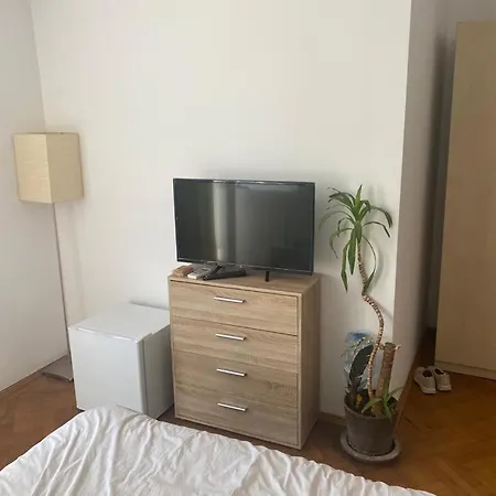 לינה וארוחת בוקר Bucarest B&B בוקרשט